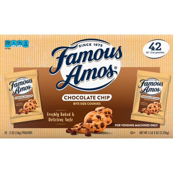 Cookies & Cakes Famous Amos Cookies Chocolate Chip hero