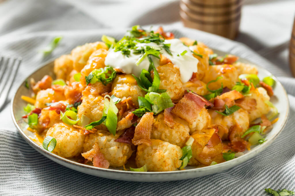 Spicy Homemade Loaded Taters Tots with Cheese and Bacon