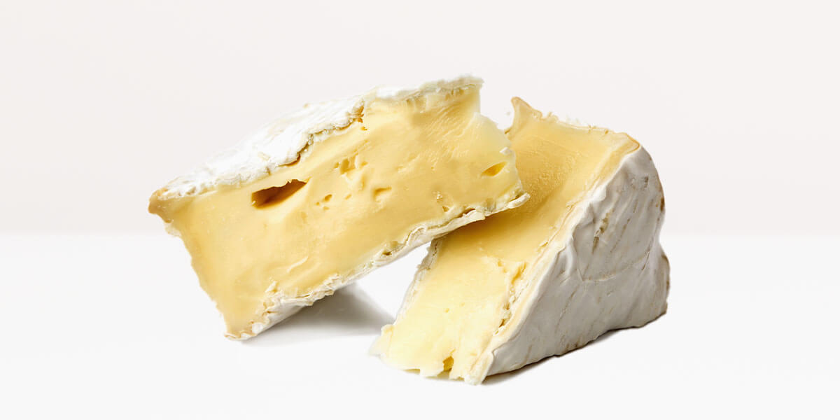 The Differences Between Brie and Camembert, Explained