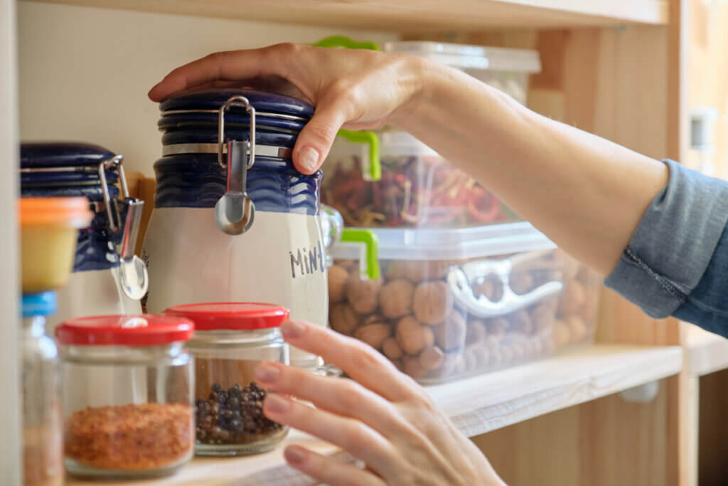 The 4 Best  Spice Racks to Spruce Up Your Kitchen