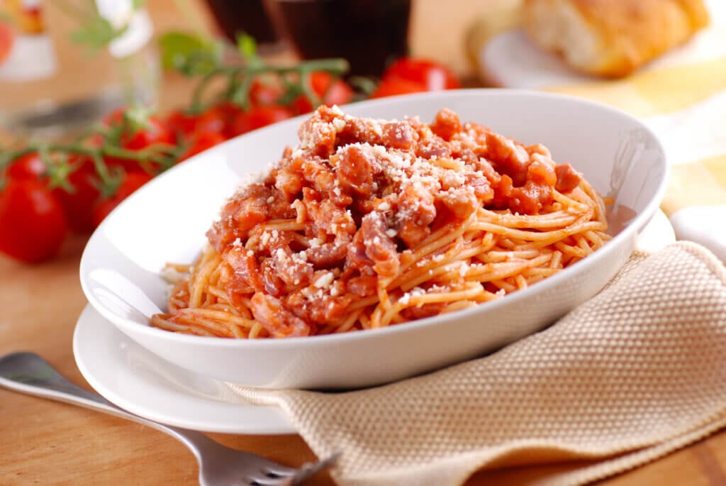 Spaghetti Amatriciana in the white plate