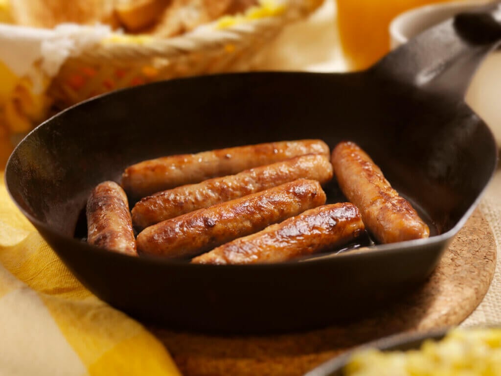 Sausages with Scrambled Eggs and Toast 