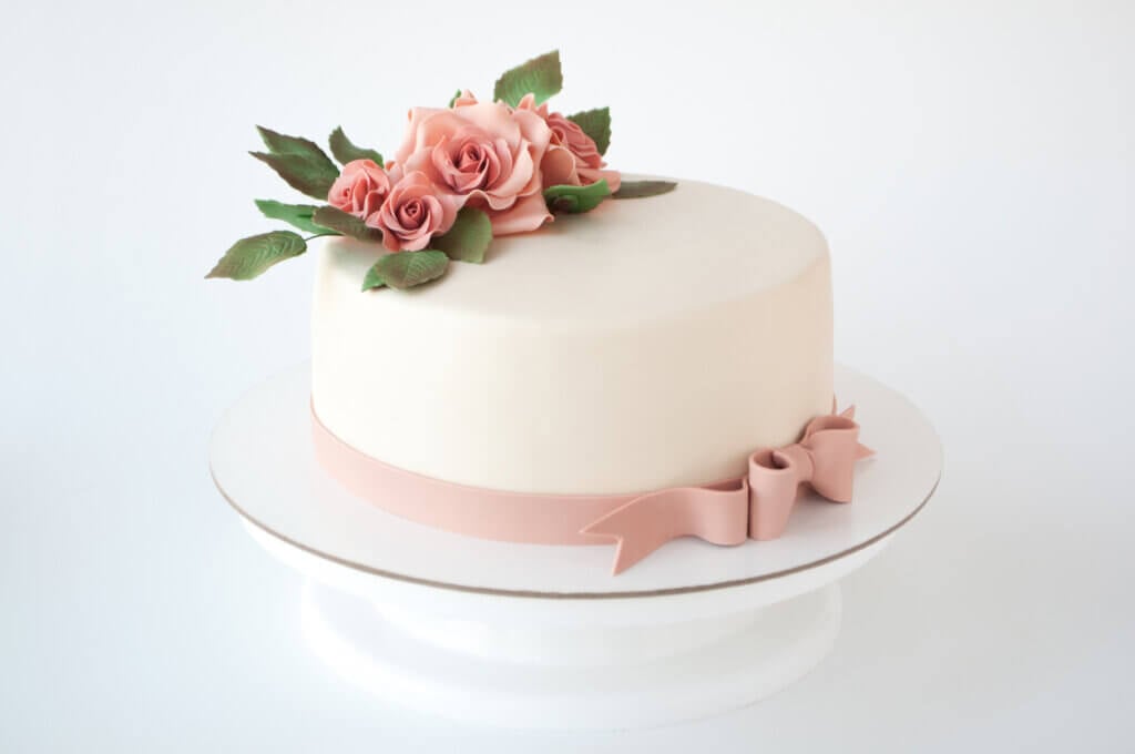 Romantic Anniversary Cake Designs - Cute Cakes Bakery & Café-thanhphatduhoc.com.vn