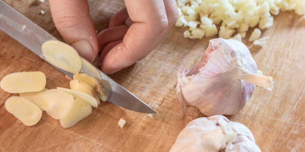 How to Cut Garlic with Step-by-Step Instructions
