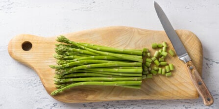 How to Cut Asparagus Spears with Step-by-Step Instructions