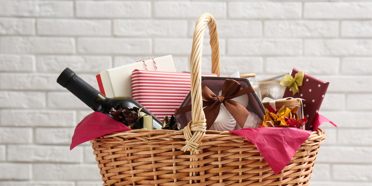 19 Creative Gift Basket Ideas for Women