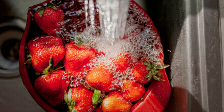 Learn How To Clean Strawberries in 4 Different Ways