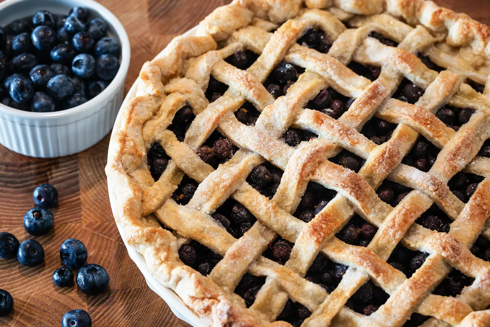 braided blueberry pie
